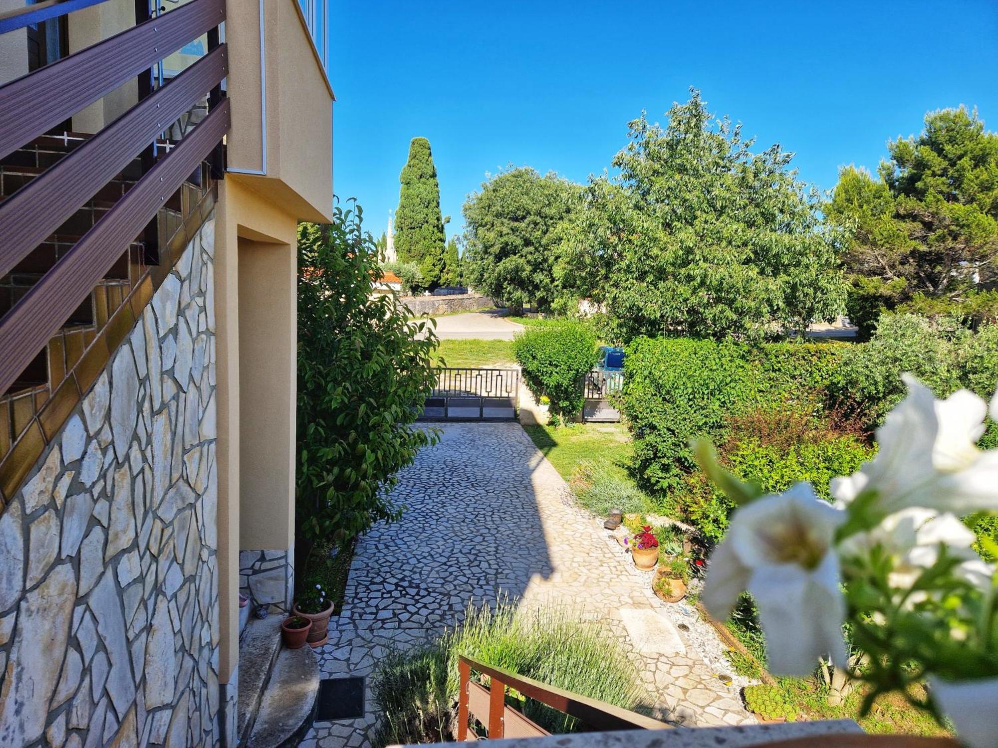 Apartman Mare-Peroj Воднян Екстериор снимка